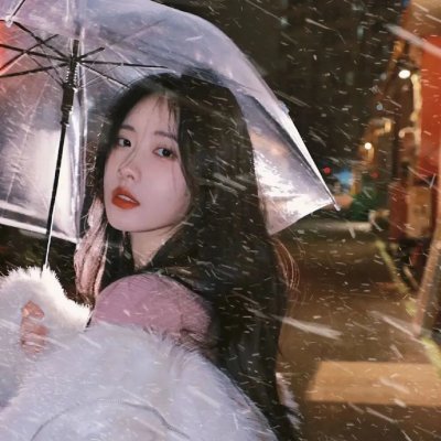 加油站的女孩