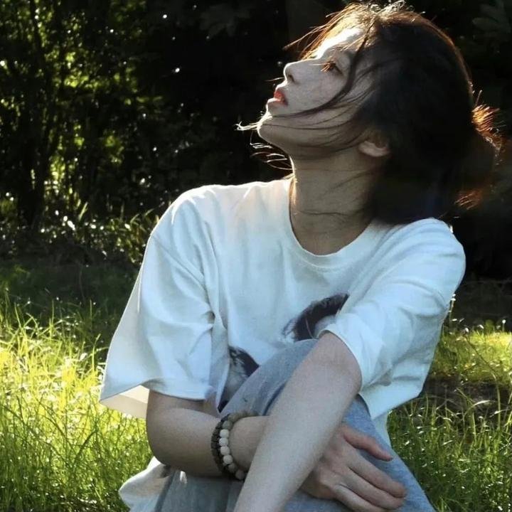 萘娅